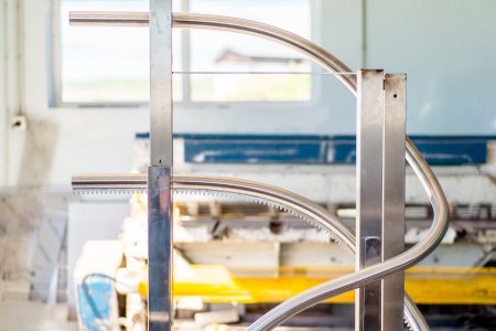 Ozubená vodiaca koľajnica