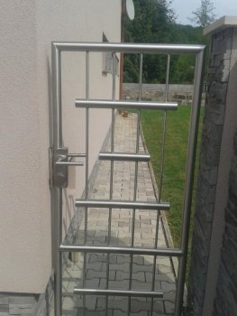 Brány - rodinný dom