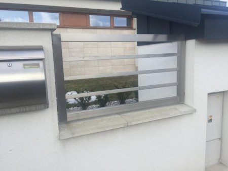 Rodinný dom -  brána a plot