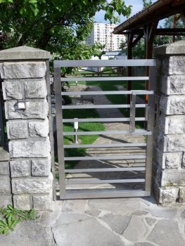 Rodinný dom - brána a plot