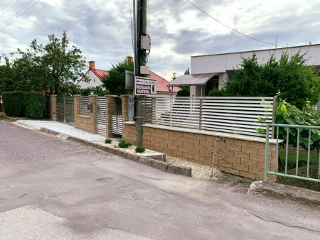 Samootváracia brána na diaľkové ovládanie