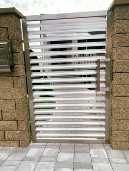 Samootváracia brána na diaľkové ovládanie