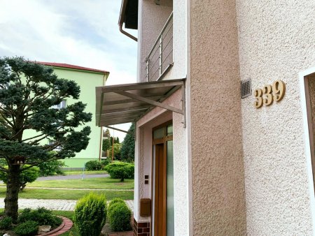 Strieška nad dvere z nerezu