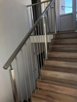 Nerezové zábradlie s bráničkou