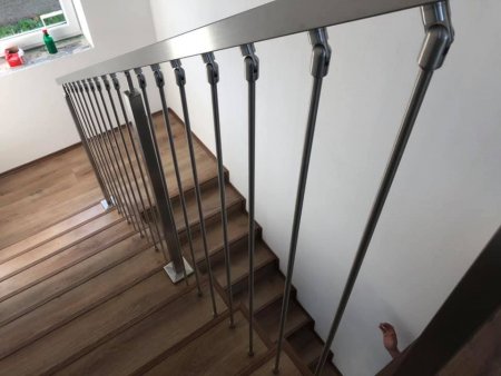 Nerezové zábradlie s bráničkou