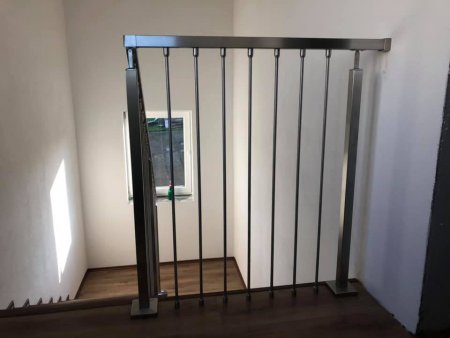 Nerezové zábradlie s bráničkou