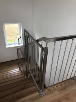 Nerezové zábradlie s bráničkou