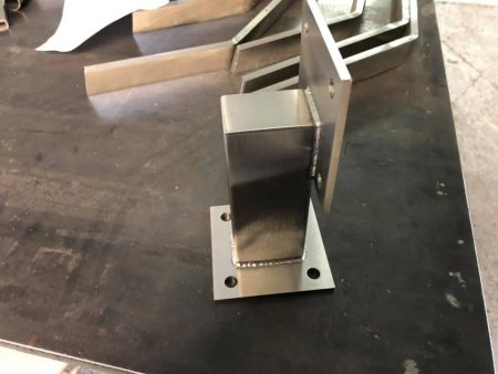 Držiaky zábradlia pod polystyrén