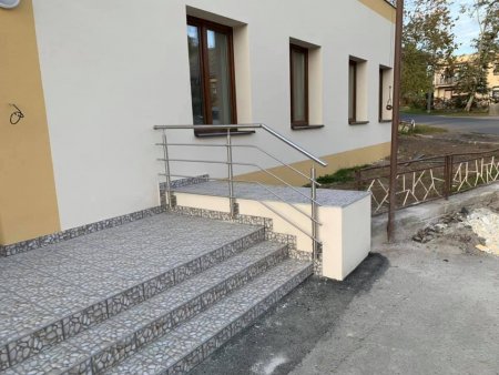 Zábradlie a prístrešok